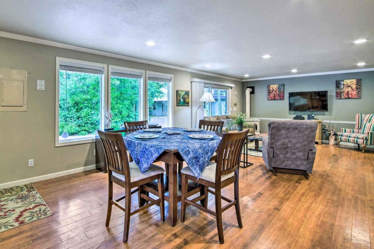 Coos Bay Retreat Less Than 2 Mi To Marina And Casino! Exterior foto